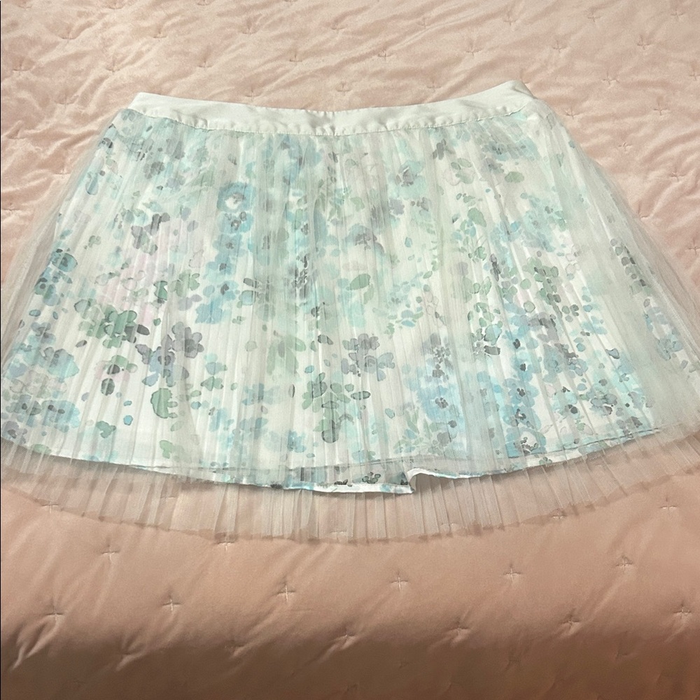 LC Lauren Conrad Floral Pleated Mini Skirt in Blue and Green and White w/ Tulle